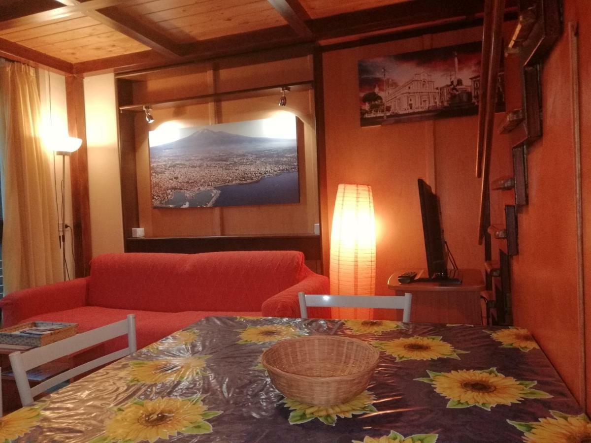 Casa Etna-Mare Lägenhet Santa Venerina Exteriör bild